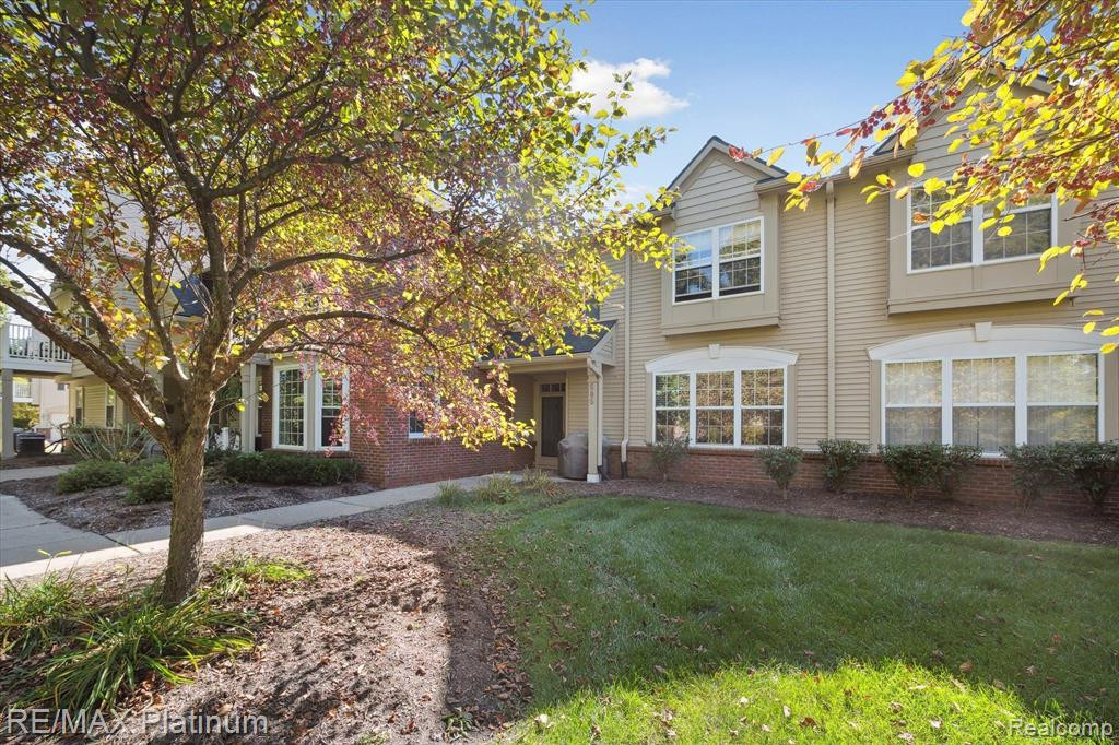 605 Abbington, Howell, MI 48843 — Photo 2