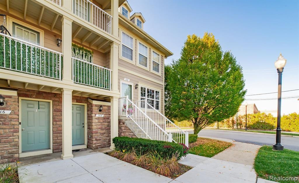 100 SABER Way, Lake Orion, MI 48362 — Photo 2