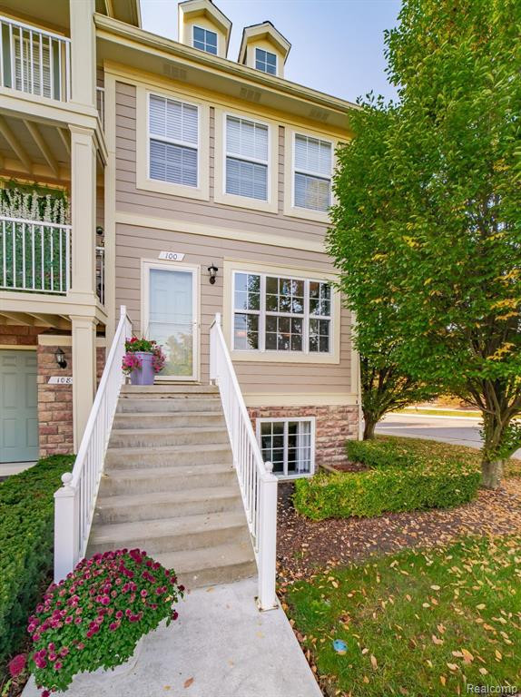 100 SABER Way, Lake Orion, MI 48362 — Photo 3