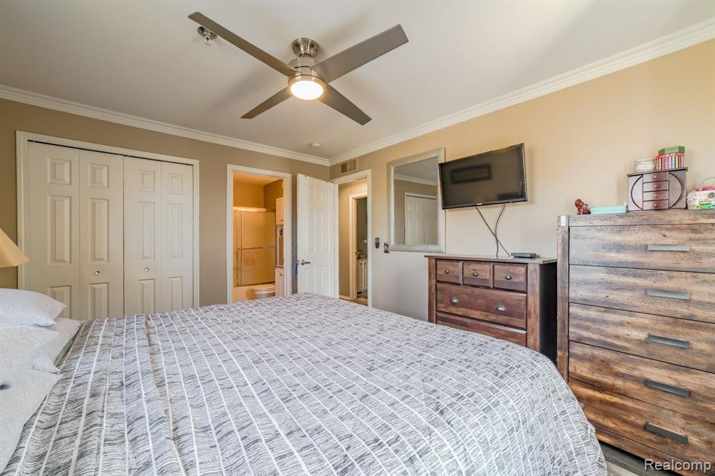 100 SABER Way, Lake Orion, MI 48362 — Photo 16