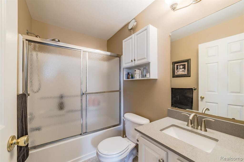 100 SABER Way, Lake Orion, MI 48362 — Photo 17