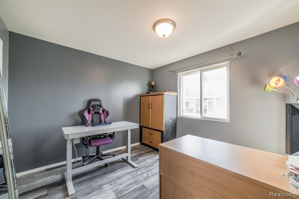 100 SABER Way, Lake Orion, MI 48362 — Photo 18