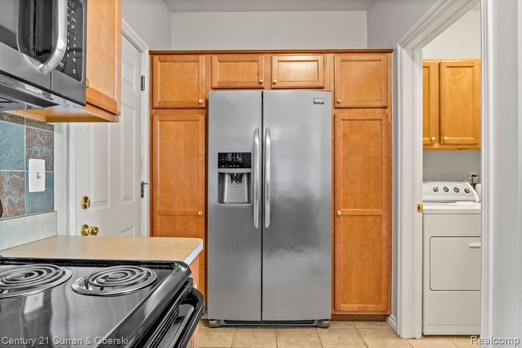 1542 E LAKEVIEW Lane, Canton, MI 48187 — Photo 16