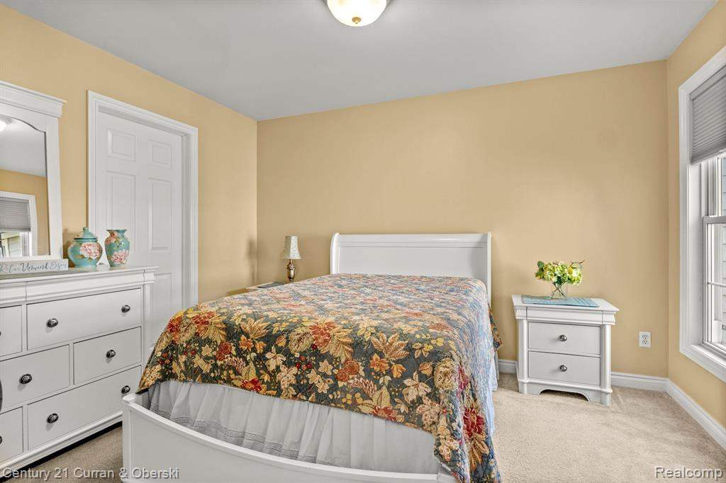 1542 E LAKEVIEW Lane, Canton, MI 48187 — Photo 24