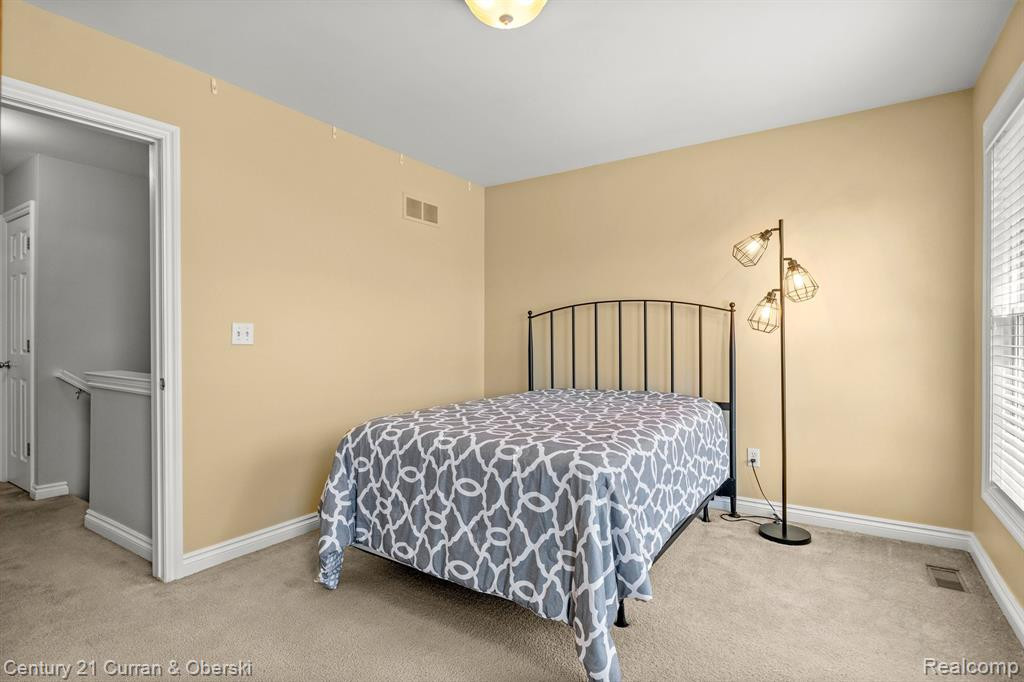 1542 E LAKEVIEW Lane, Canton, MI 48187 — Photo 25