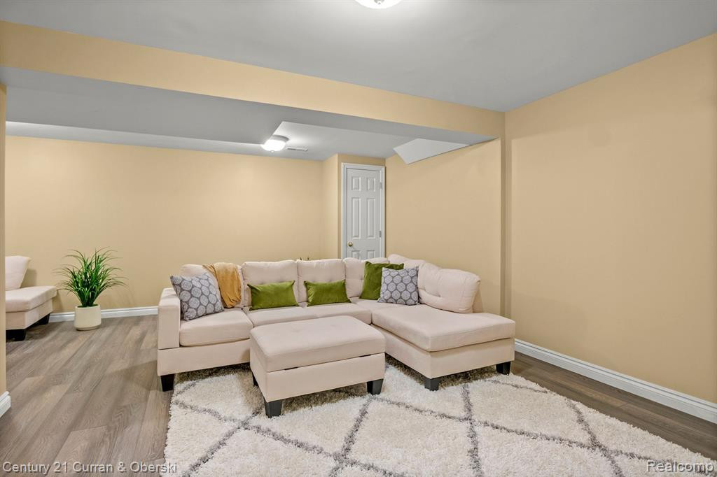 1542 E LAKEVIEW Lane, Canton, MI 48187 — Photo 31