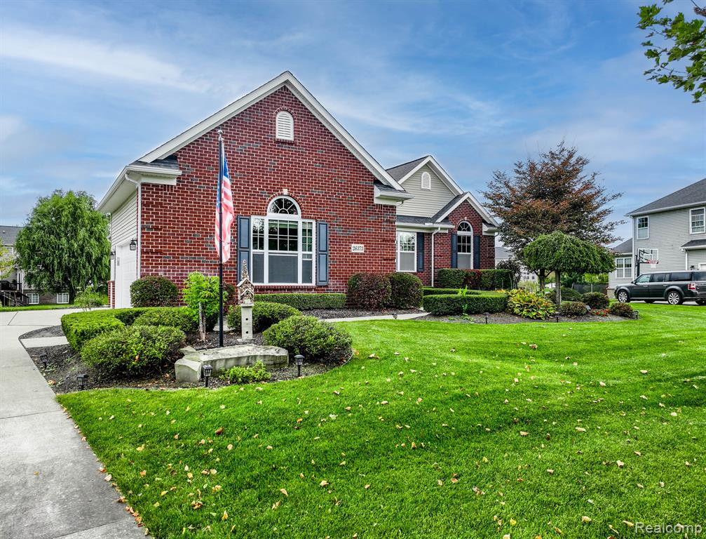 26373 SHUMANS Way, South Lyon, MI 48178 — Photo 2