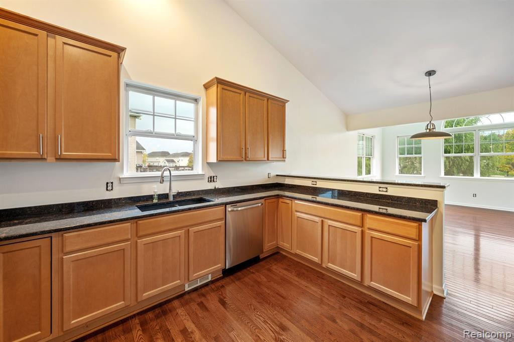 26373 SHUMANS Way, South Lyon, MI 48178 — Photo 11