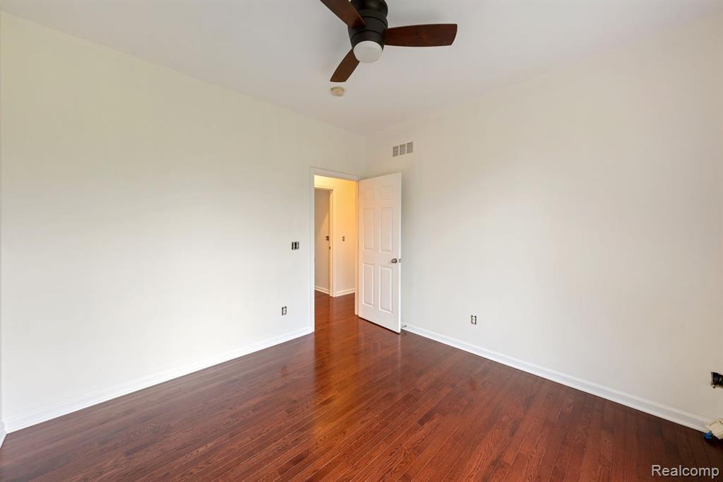 26373 SHUMANS Way, South Lyon, MI 48178 — Photo 20