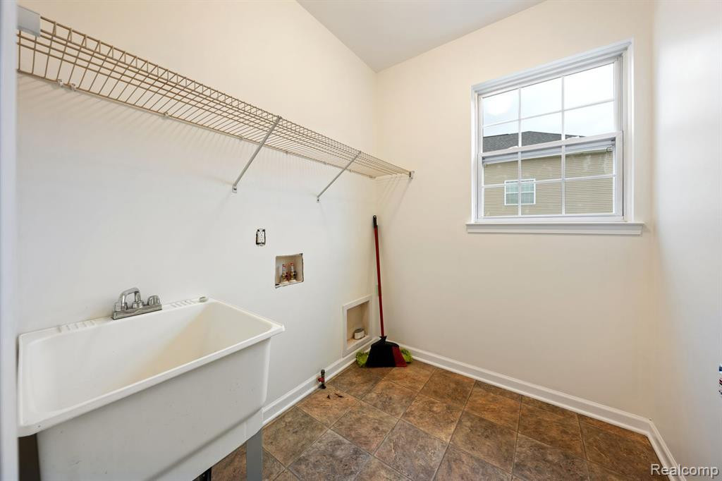 26373 SHUMANS Way, South Lyon, MI 48178 — Photo 25