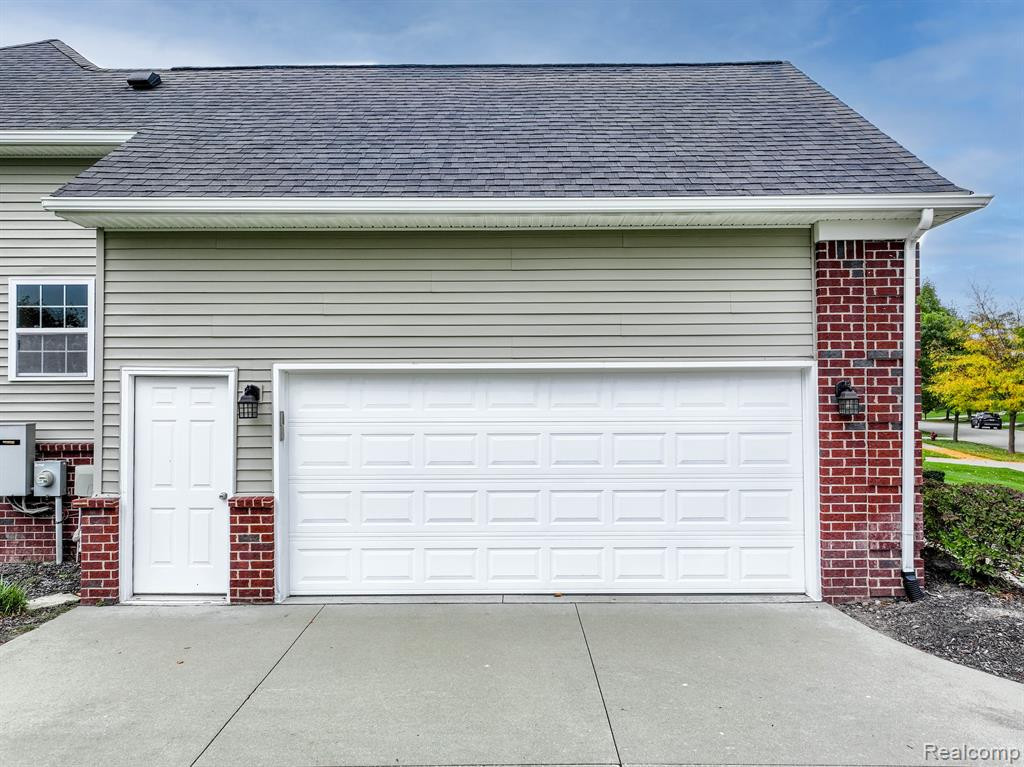 26373 SHUMANS Way, South Lyon, MI 48178 — Photo 38