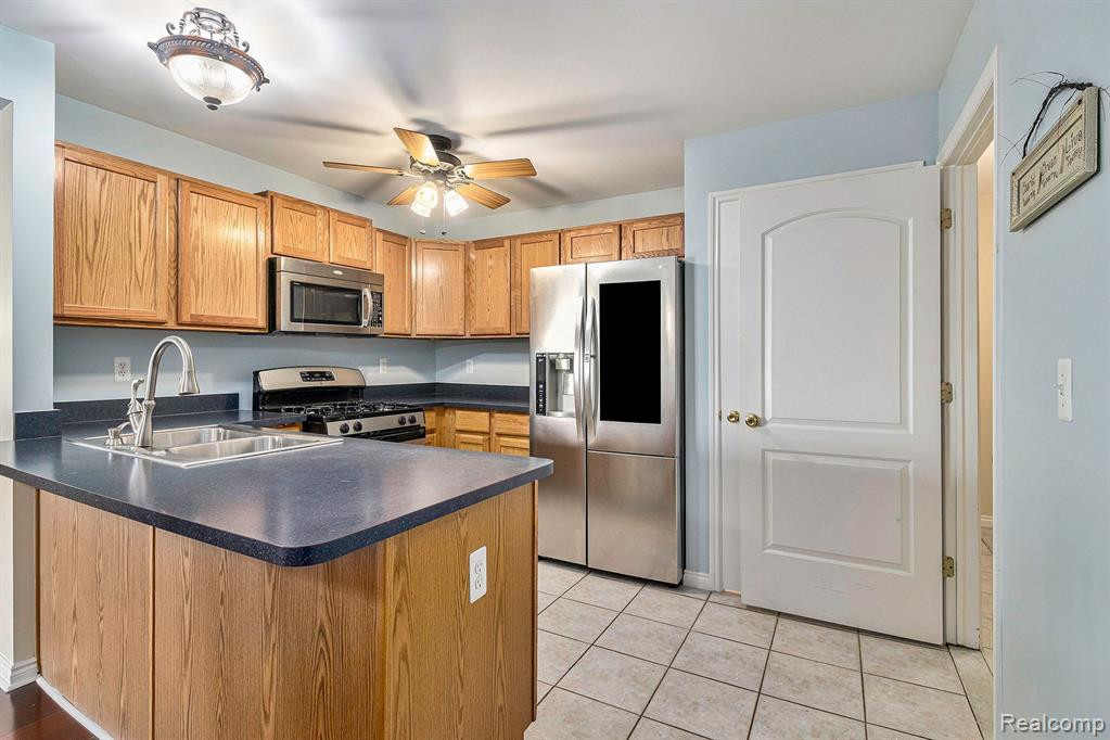 17443 AVA Court, New Boston, MI 48164 — Photo 9
