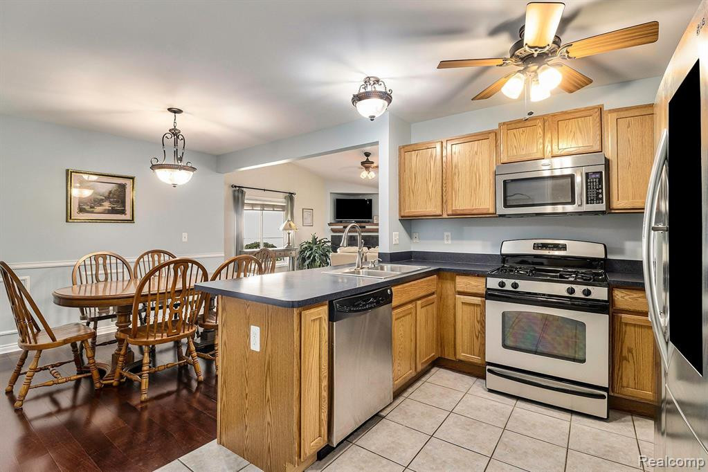 17443 AVA Court, New Boston, MI 48164 — Photo 10