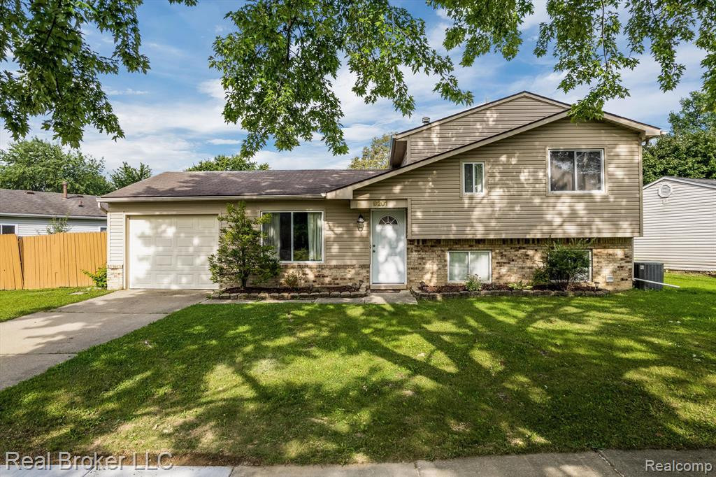 9201 ASCOT Drive, Ypsilanti, MI 48198 — Photo 8