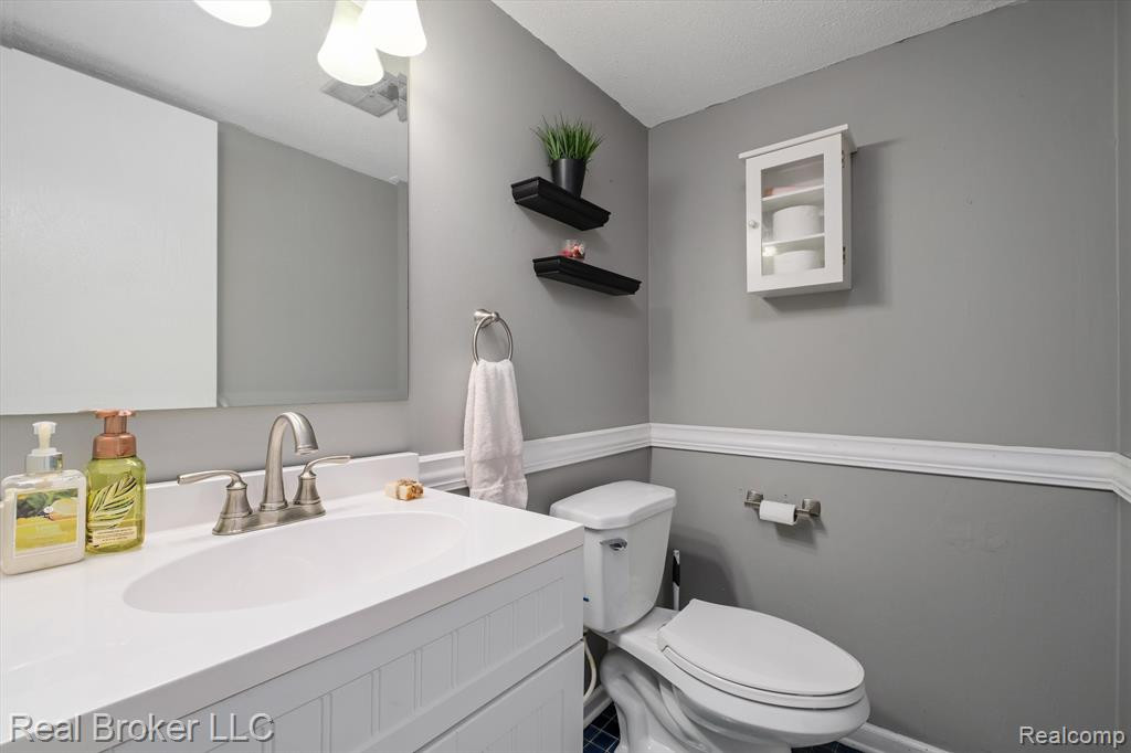 9201 ASCOT Drive, Ypsilanti, MI 48198 — Photo 14