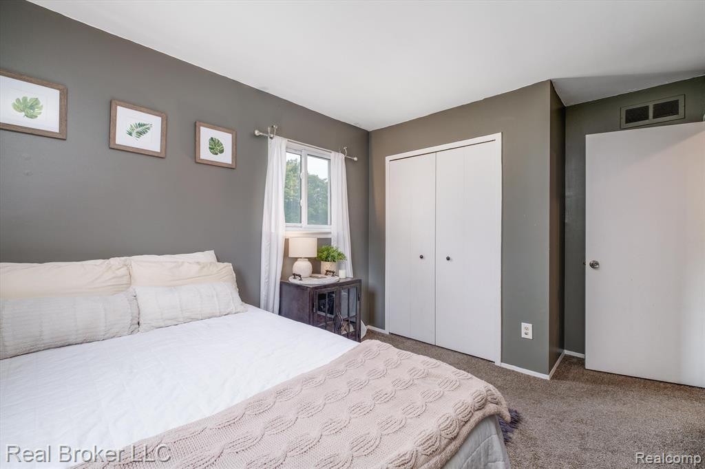 9201 ASCOT Drive, Ypsilanti, MI 48198 — Photo 18
