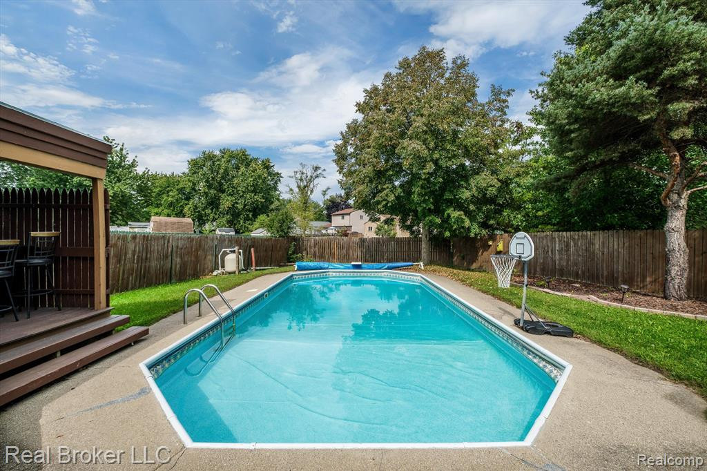 9201 ASCOT Drive, Ypsilanti, MI 48198 — Photo 25