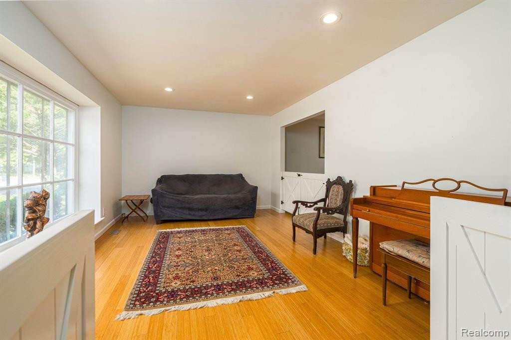 1346 KING GEORGE Boulevard, Ann Arbor, MI 48108 — Photo 2
