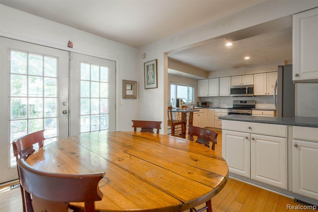 1346 KING GEORGE Boulevard, Ann Arbor, MI 48108 — Photo 4