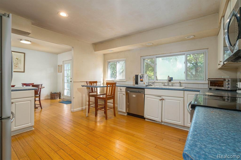 1346 KING GEORGE Boulevard, Ann Arbor, MI 48108 — Photo 7