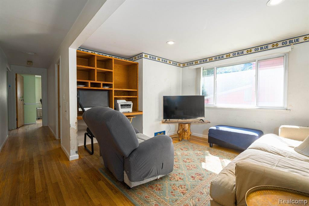 1346 KING GEORGE Boulevard, Ann Arbor, MI 48108 — Photo 17