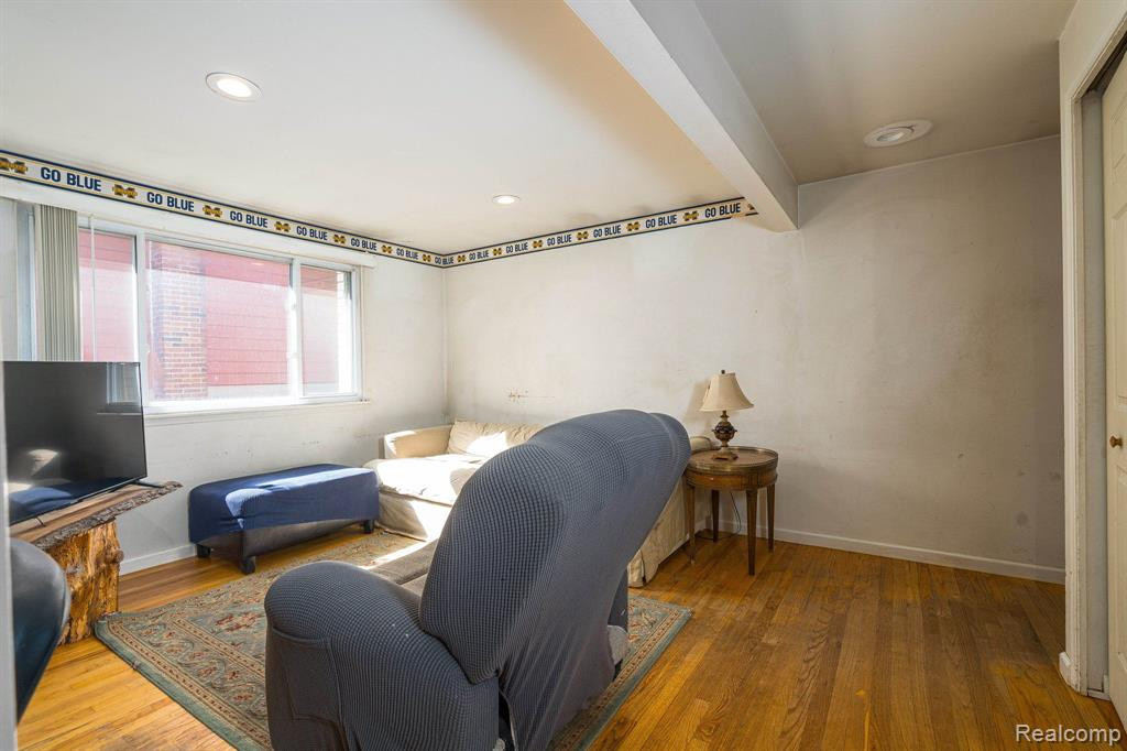 1346 KING GEORGE Boulevard, Ann Arbor, MI 48108 — Photo 18