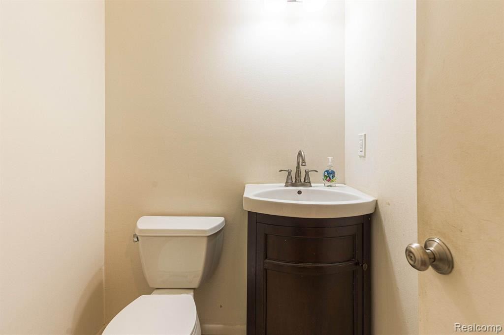 1346 KING GEORGE Boulevard, Ann Arbor, MI 48108 — Photo 23