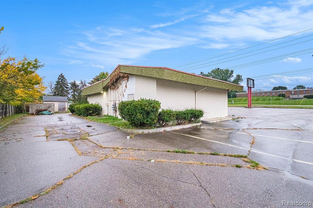 4442 BEECHER Road, Flint, MI 48532 — Photo 5