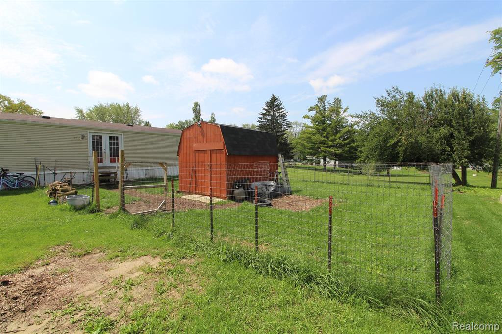 4049 E STATE Street, MI 48419 — Photo 3
