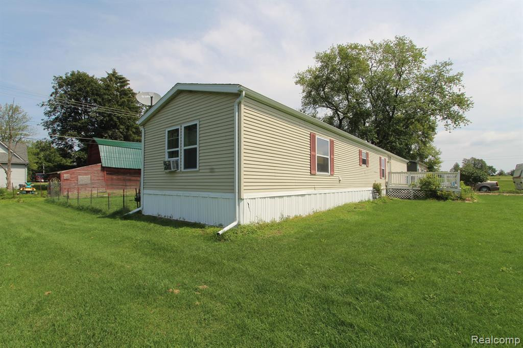 4049 E STATE Street, MI 48419 — Photo 7