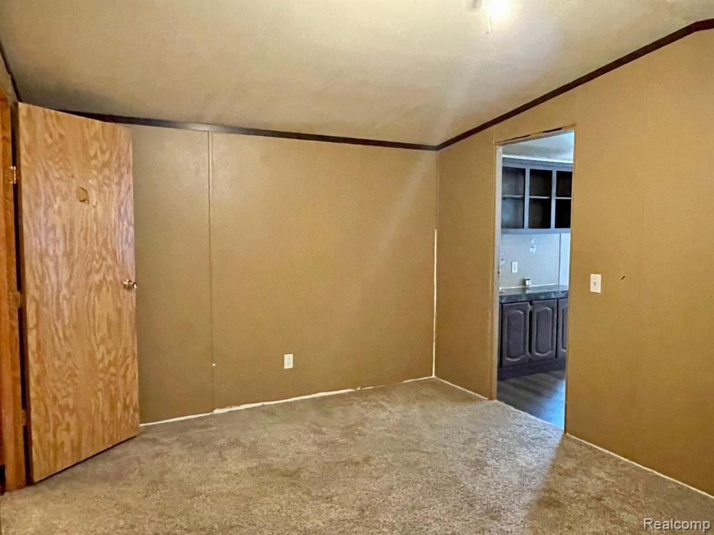 4049 E STATE Street, MI 48419 — Photo 9