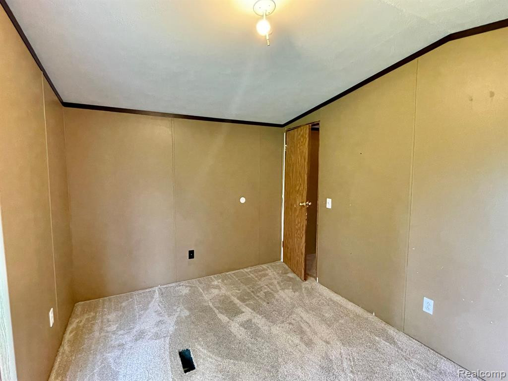 4049 E STATE Street, MI 48419 — Photo 18