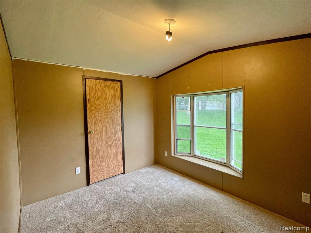 4049 E STATE Street, MI 48419 — Photo 19