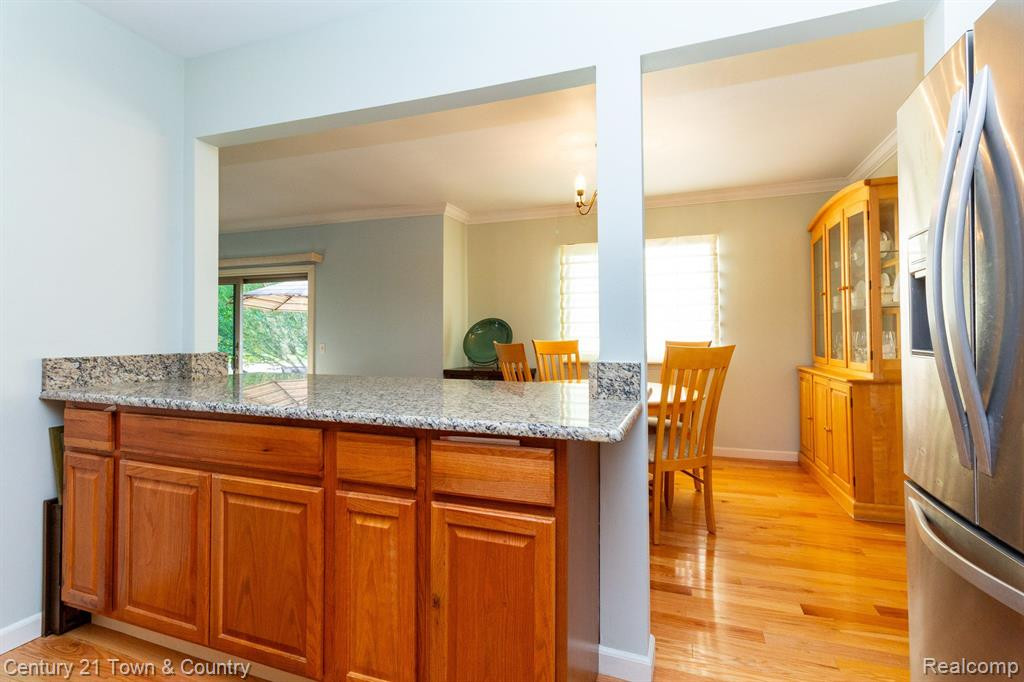 3884 OLD CREEK Road, Troy, MI 48084 — Photo 15