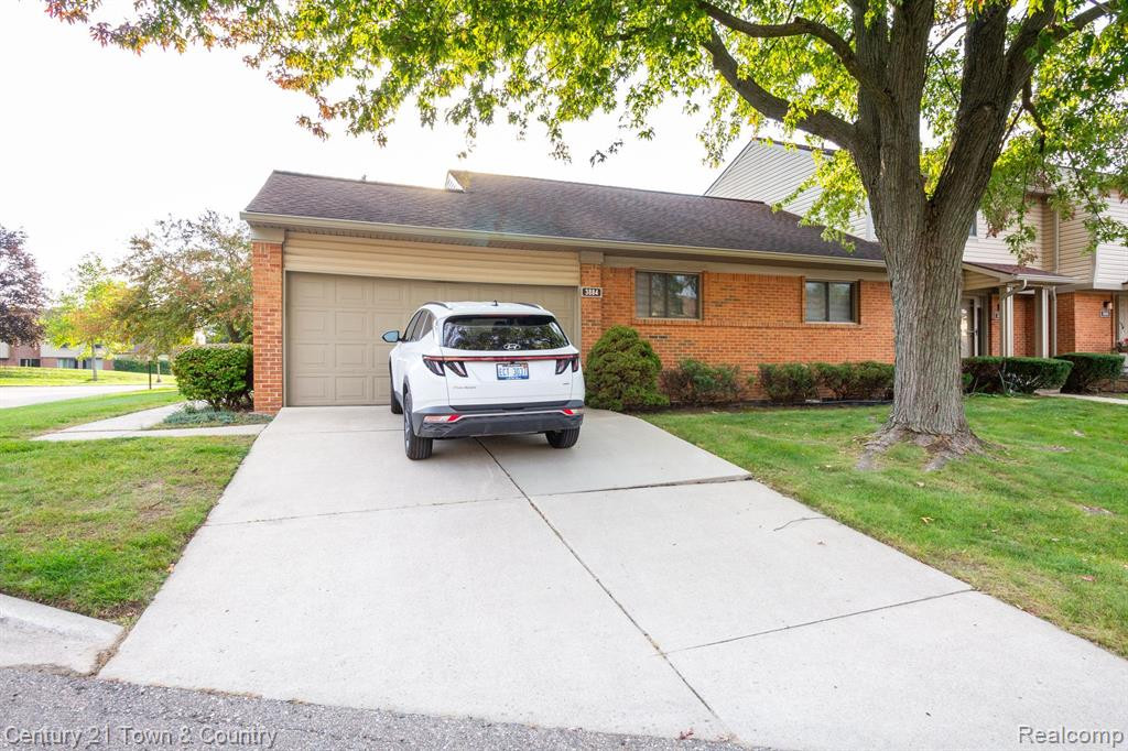3884 OLD CREEK Road, Troy, MI 48084 — Photo 29