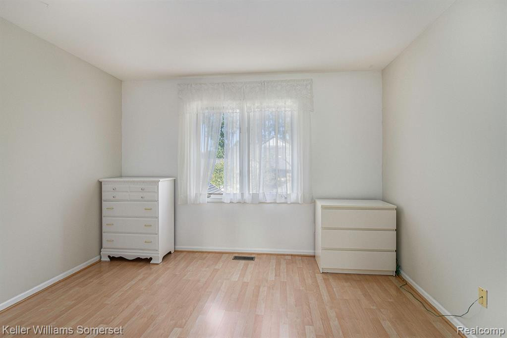 42199 SARATOGA Circle, Canton, MI 48187 — Photo 17