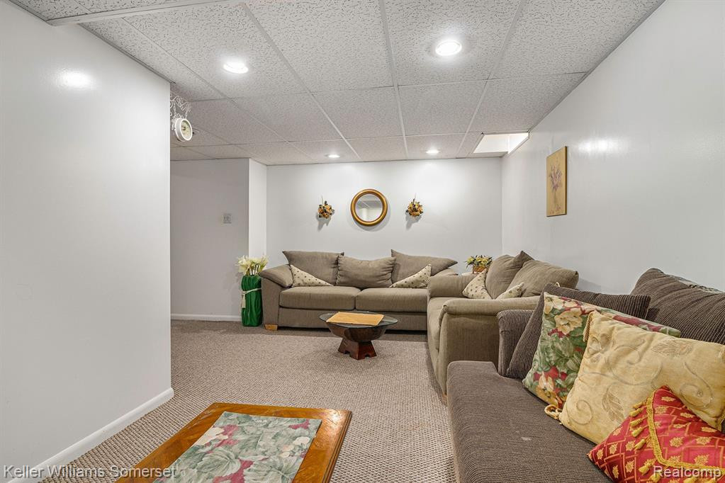 42199 SARATOGA Circle, Canton, MI 48187 — Photo 19