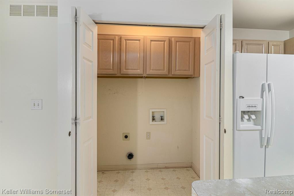 42199 SARATOGA Circle, Canton, MI 48187 — Photo 21