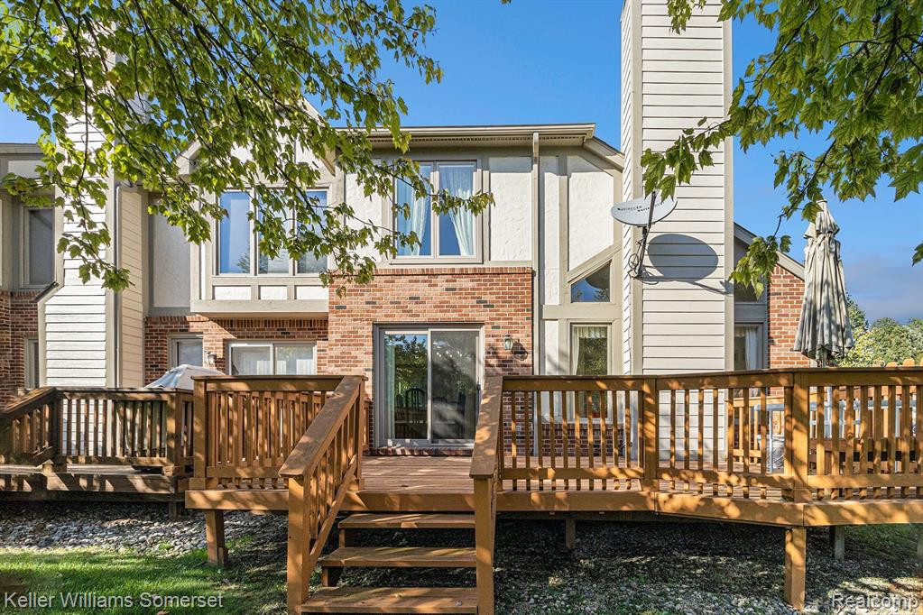 42199 SARATOGA Circle, Canton, MI 48187 — Photo 24