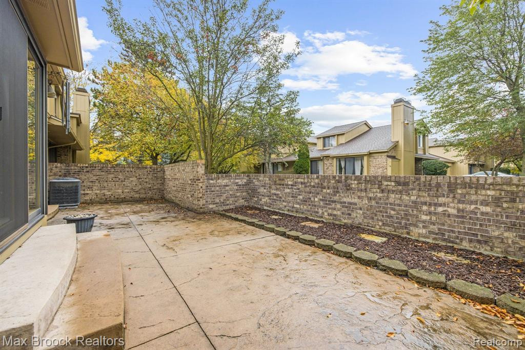 1654 S HILL Circle, Bloomfield Hills, MI 48304 — Photo 7