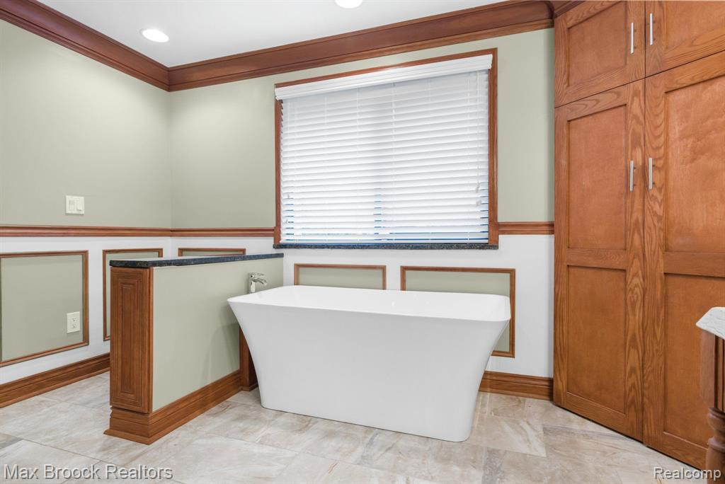 1654 S HILL Circle, Bloomfield Hills, MI 48304 — Photo 21