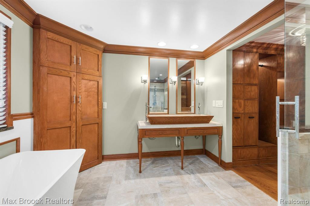 1654 S HILL Circle, Bloomfield Hills, MI 48304 — Photo 22