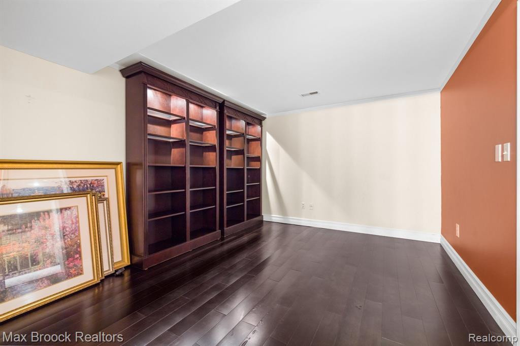 1654 S HILL Circle, Bloomfield Hills, MI 48304 — Photo 28