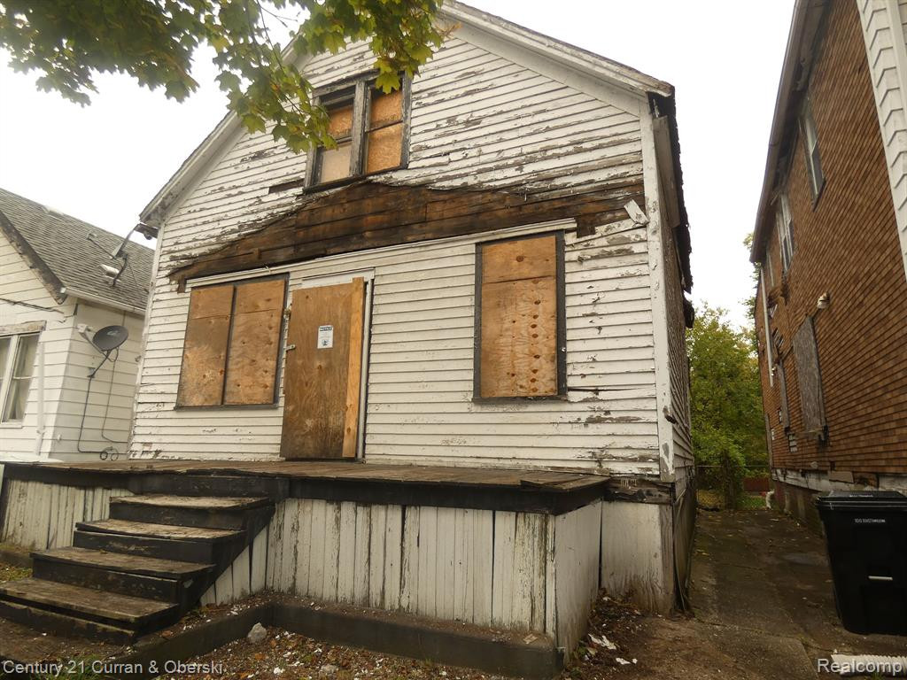 8217 TRAVERSE Street, Detroit, MI 48213 — Photo 2