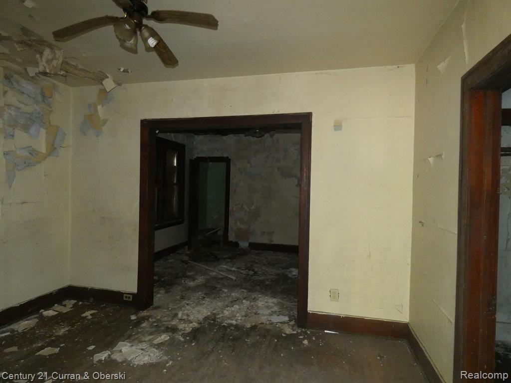 8217 TRAVERSE Street, Detroit, MI 48213 — Photo 6
