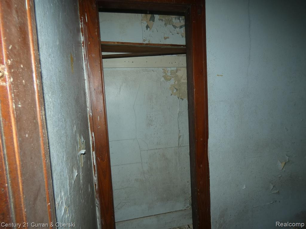 8217 TRAVERSE Street, Detroit, MI 48213 — Photo 8