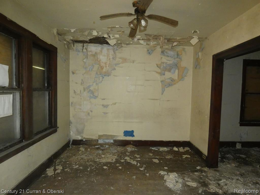 8217 TRAVERSE Street, Detroit, MI 48213 — Photo 10