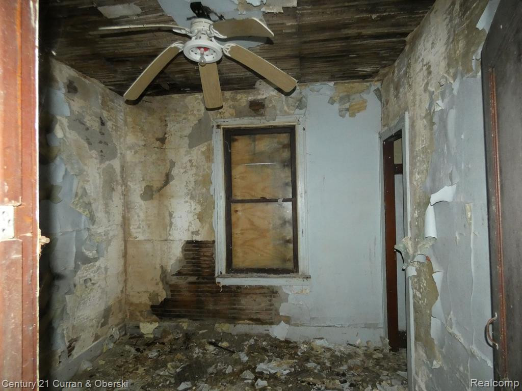 8217 TRAVERSE Street, Detroit, MI 48213 — Photo 12