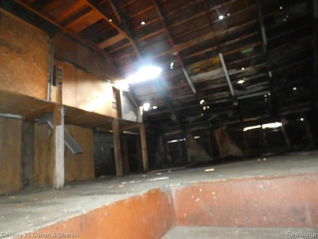 8217 TRAVERSE Street, Detroit, MI 48213 — Photo 18