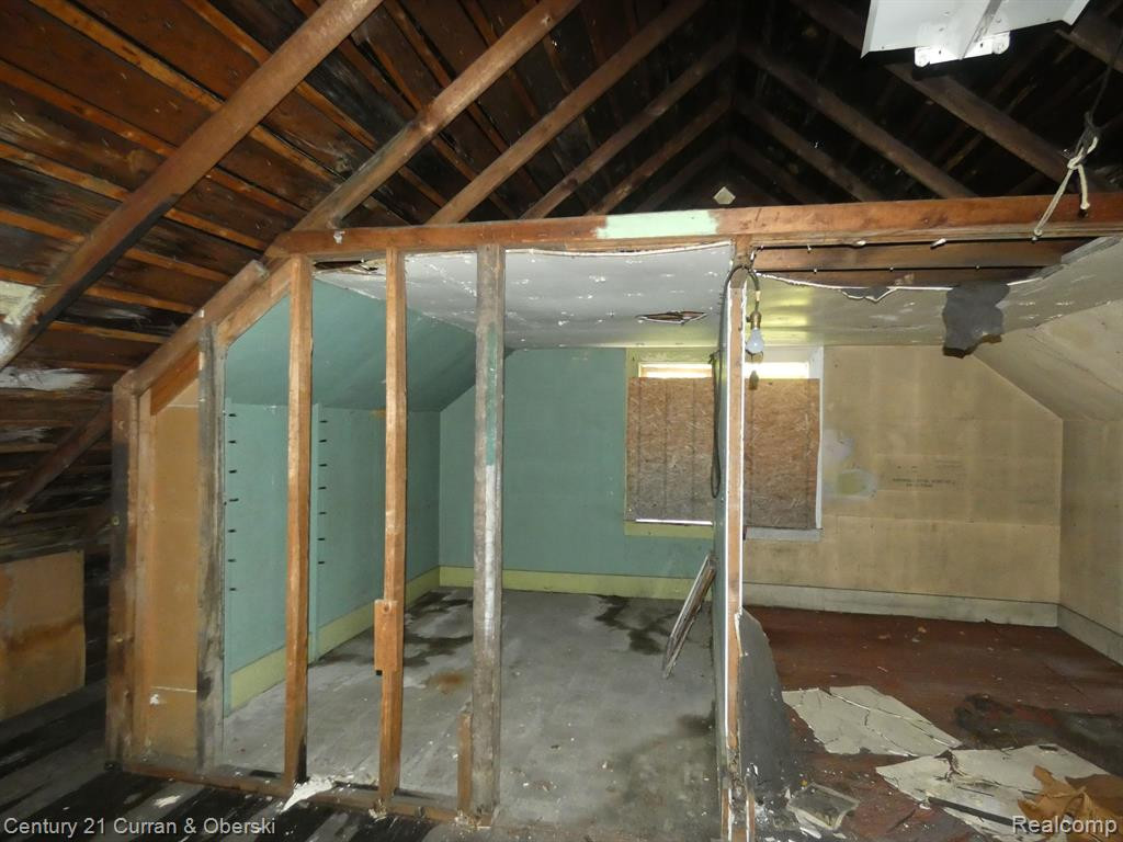 8217 TRAVERSE Street, Detroit, MI 48213 — Photo 21